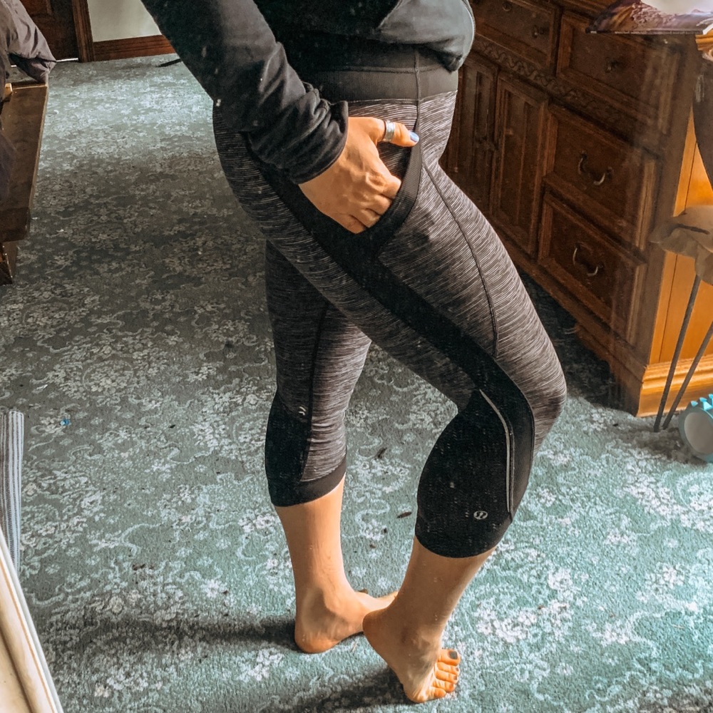Lululemon running crops